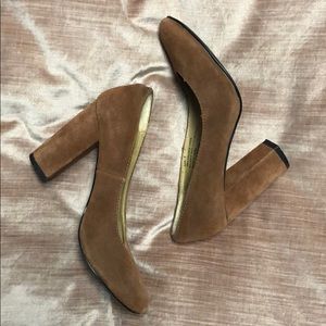 Kimchi blue Brown Suede heels